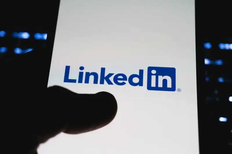 LinkedIn SEO Mastery: Elevating Your SaaS Brand with Company Pages and Thought Leadership