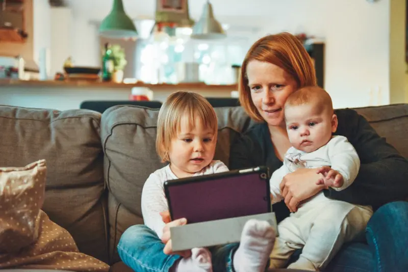 Beyond Screens: Why Kids (and Parents) Are Turning Back to Tangible Play