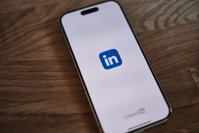 Unlocking LinkedIn’s Hidden Search Signals for B2B SaaS Leaders