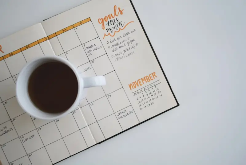 Adaptive Content Calendars: Turning Real‑Time Signals Into Strategic Wins