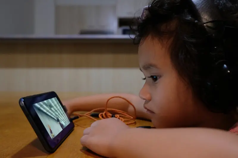 Why Playful Discovery Beats Screen Time in Modern Toy Trends