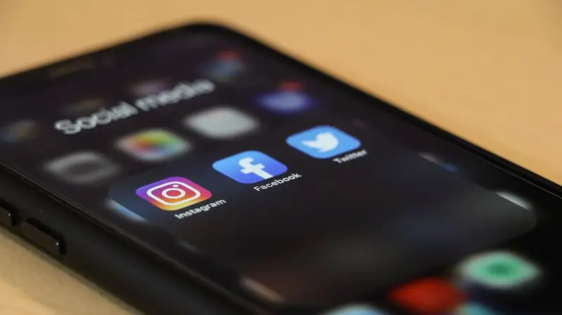 Turning Social Media Into a Living Narrative: A Blueprint for Brands