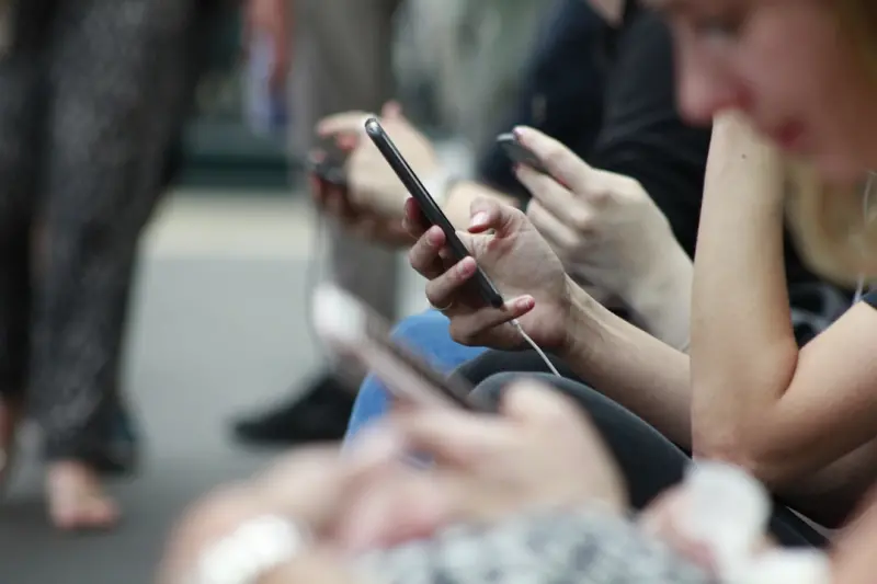 Turn Real‑Time Social Listening Into a High‑Conversion Ad Engine Turn Real‑Time Social Listening Into a High‑Conversion Ad Engine